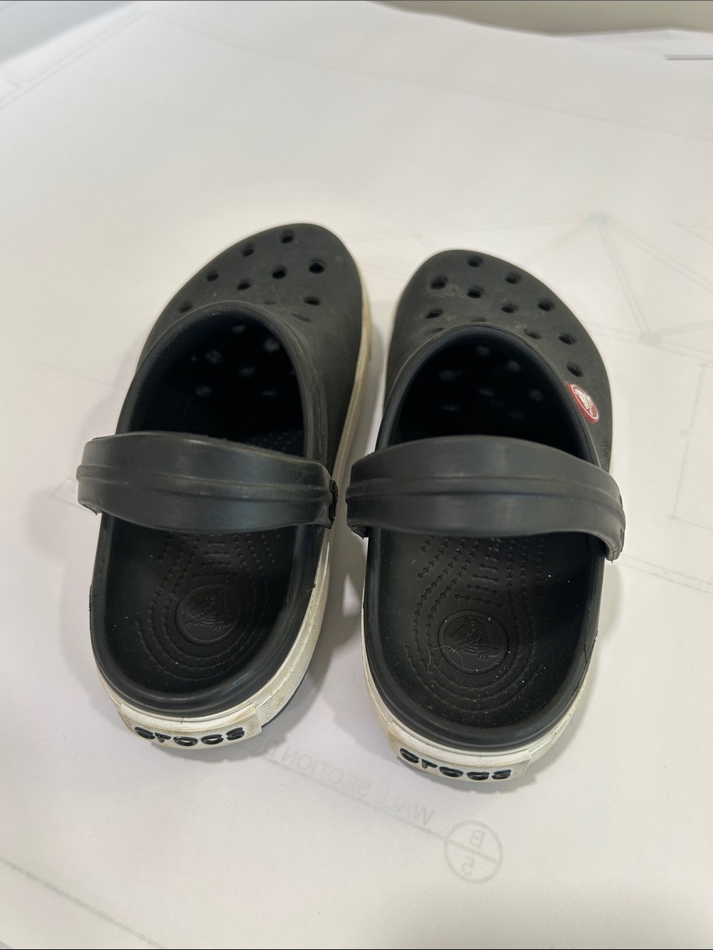 CROCS Kids Black Clog with White Trim - Picture 3 of 7